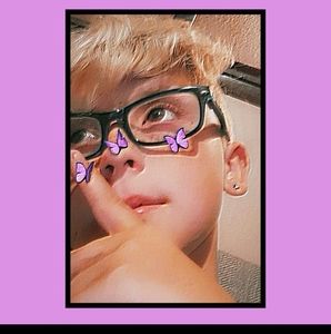 Meet your Posher, Devin